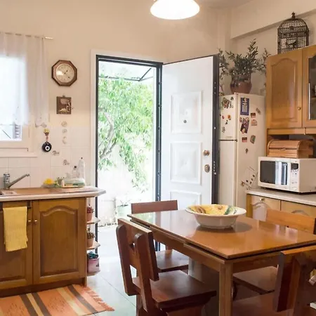 Family Apt With Garden Next To The Sea Athens Exterior photo